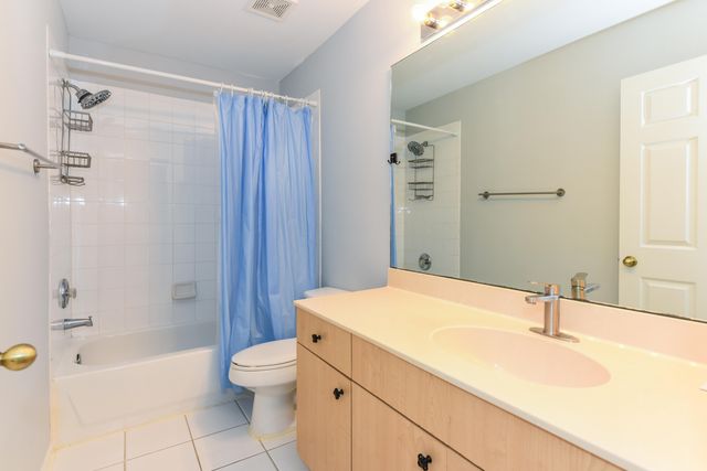 6437 Park Lake Circle, Boynton Beach, FL 33437