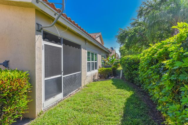 6437 Park Lake Circle, Boynton Beach, FL 33437