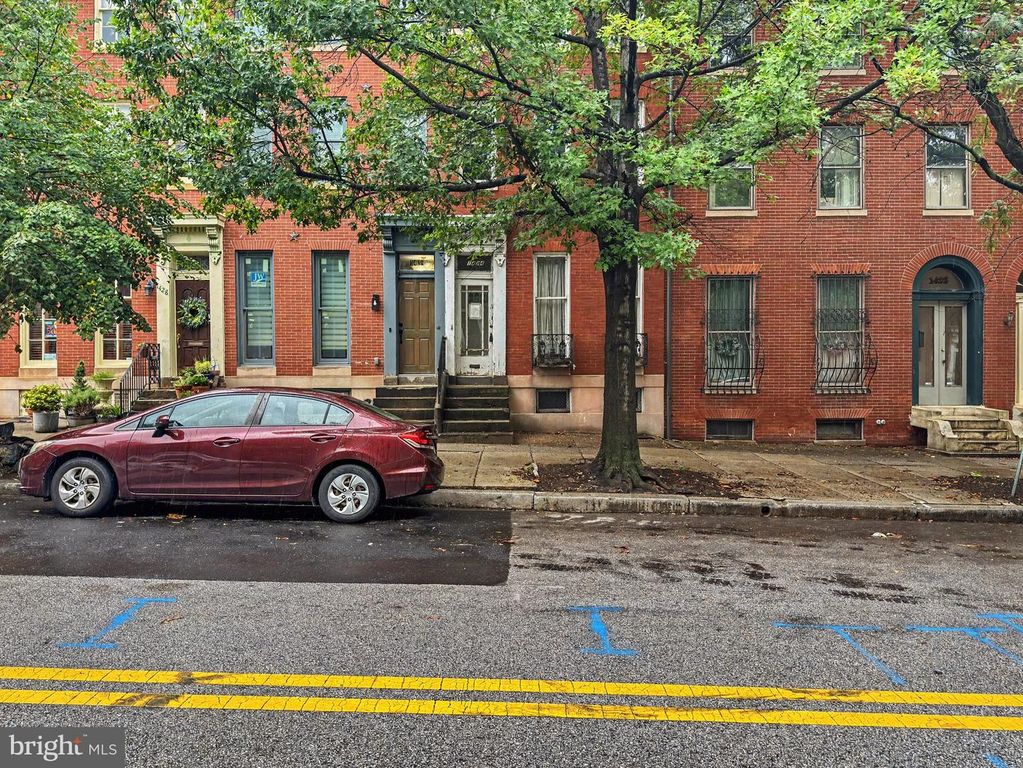 1424 HOLLINS ST, Baltimore, MD 21223