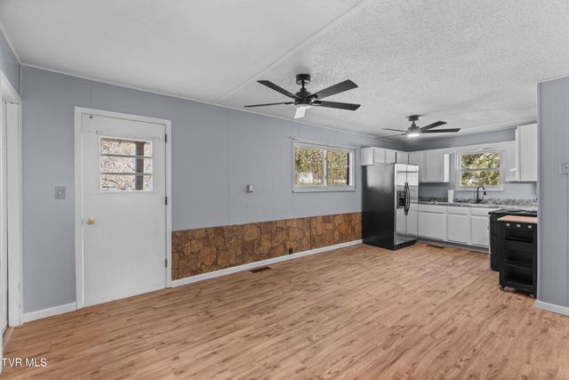 300 Glades Circle, Bean Station, TN 37708