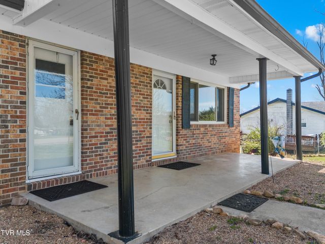 300 Glades Circle, Bean Station, TN 37708