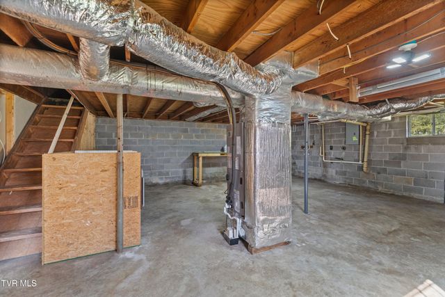 300 Glades Circle, Bean Station, TN 37708