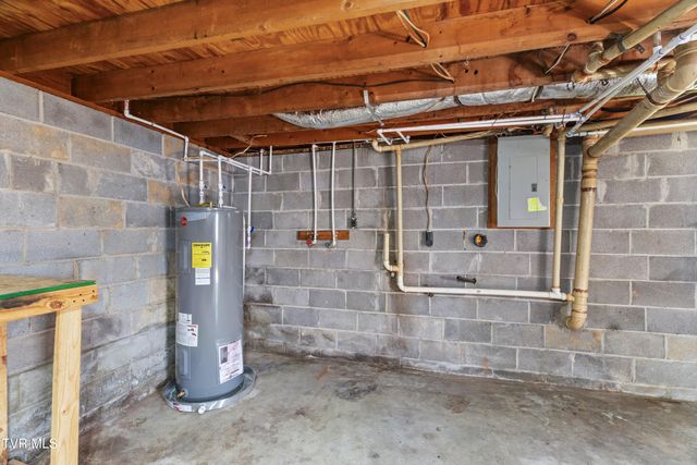 300 Glades Circle, Bean Station, TN 37708