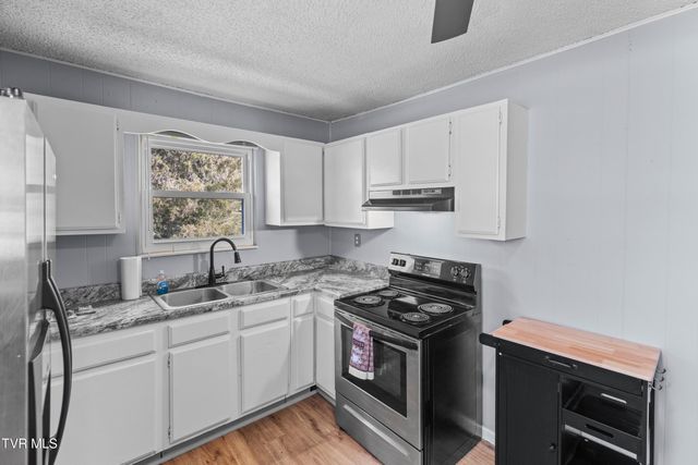 300 Glades Circle, Bean Station, TN 37708