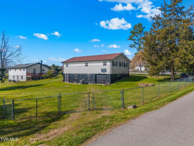 300 Glades Circle, Bean Station, TN 37708