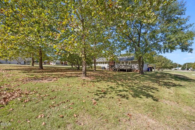 201 Mcleod Avenue, Broadway, NC 27505