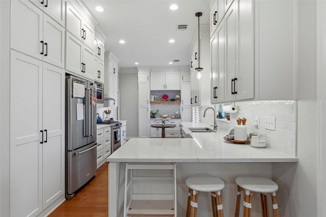 1621 Enfield RD E, Austin, TX 78703