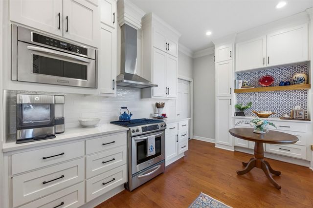 1621 Enfield RD E, Austin, TX 78703