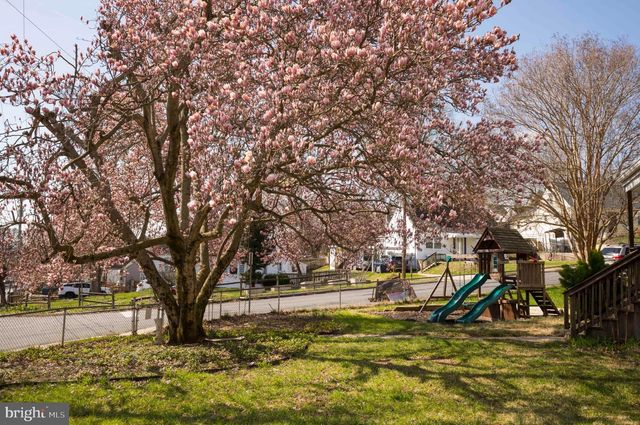 2420 BYRD LN, Alexandria, VA 22303