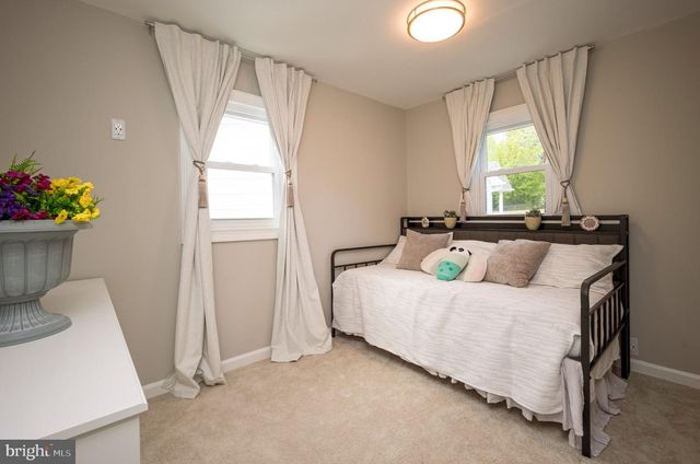 2420 BYRD LN, Alexandria, VA 22303