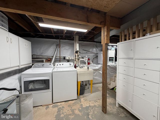 2420 BYRD LN, Alexandria, VA 22303