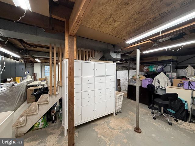 2420 BYRD LN, Alexandria, VA 22303