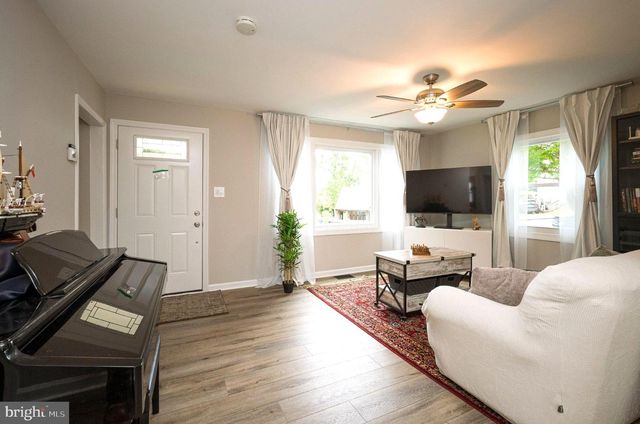 2420 BYRD LN, Alexandria, VA 22303