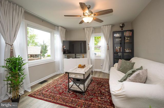 2420 BYRD LN, Alexandria, VA 22303