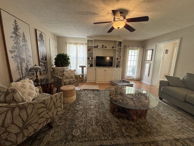 1739 Collins Hollow Rd, Lewisburg, TN 37091