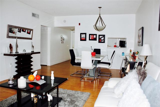 18555 NE 14th Avenue 702A, Miami, FL 33179