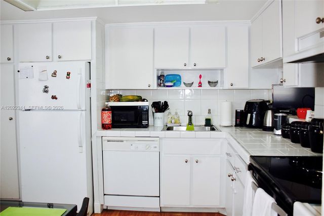 18555 NE 14th Avenue 702A, Miami, FL 33179