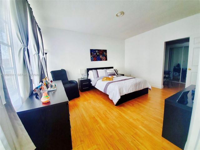 18555 NE 14th Avenue 702A, Miami, FL 33179