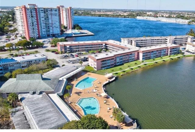 18555 NE 14th Avenue 702A, Miami, FL 33179