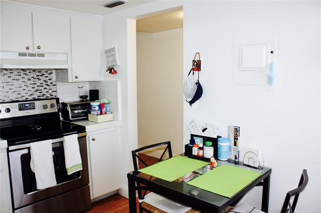 18555 NE 14th Avenue 702A, Miami, FL 33179