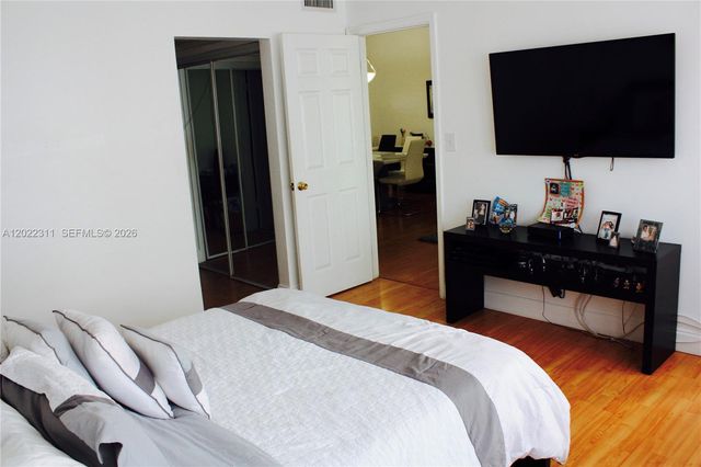 18555 NE 14th Avenue 702A, Miami, FL 33179