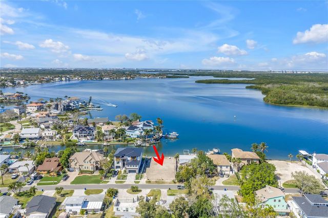 2129 BAYOU GRANDE BOULEVARD NE, St Petersburg, FL 33703