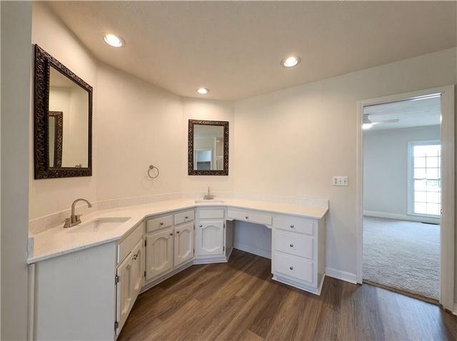 135 Forest Lake Way, Fayetteville, GA 30215