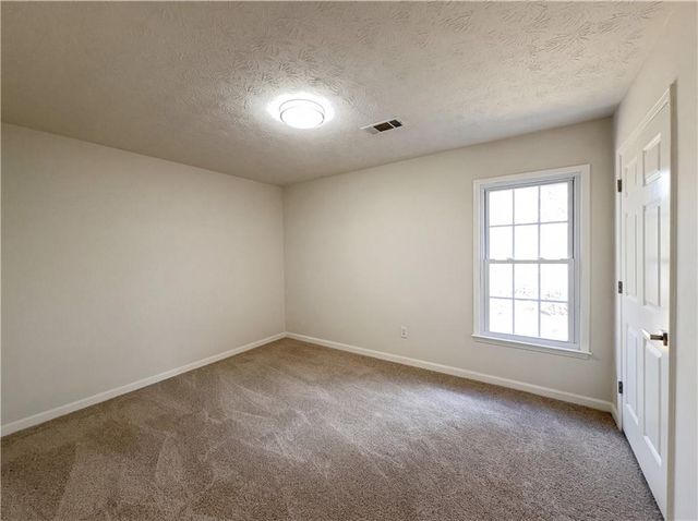 135 Forest Lake Way, Fayetteville, GA 30215