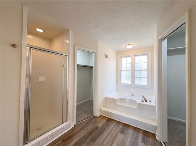 135 Forest Lake Way, Fayetteville, GA 30215