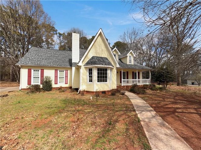 135 Forest Lake Way, Fayetteville, GA 30215