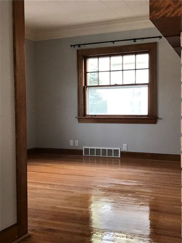 1919 8th Avenue SE, Cedar Rapids, IA 52403