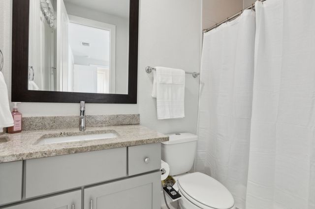 381 E Greenbriar Lane 705, Dallas, TX 75203