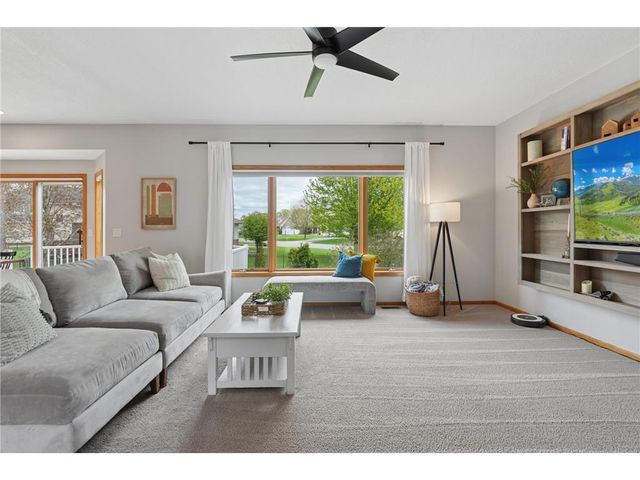 9595 Dunes Avenue, Cottage Grove, MN 55016