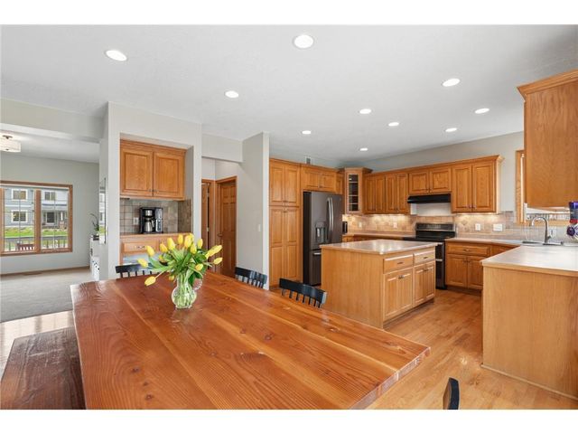 9595 Dunes Avenue, Cottage Grove, MN 55016