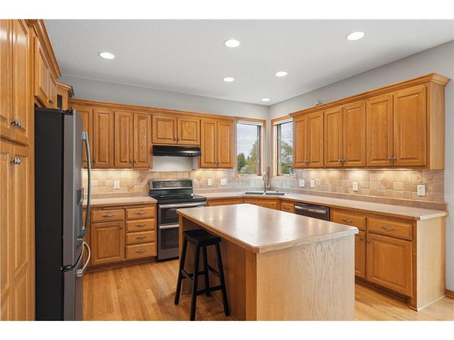 9595 Dunes Avenue, Cottage Grove, MN 55016