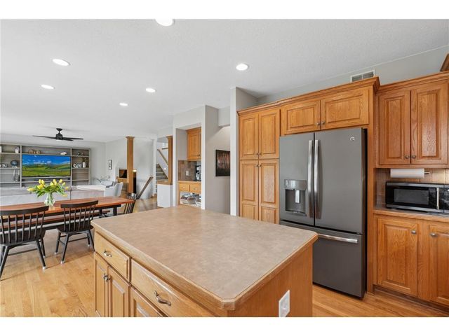 9595 Dunes Avenue, Cottage Grove, MN 55016