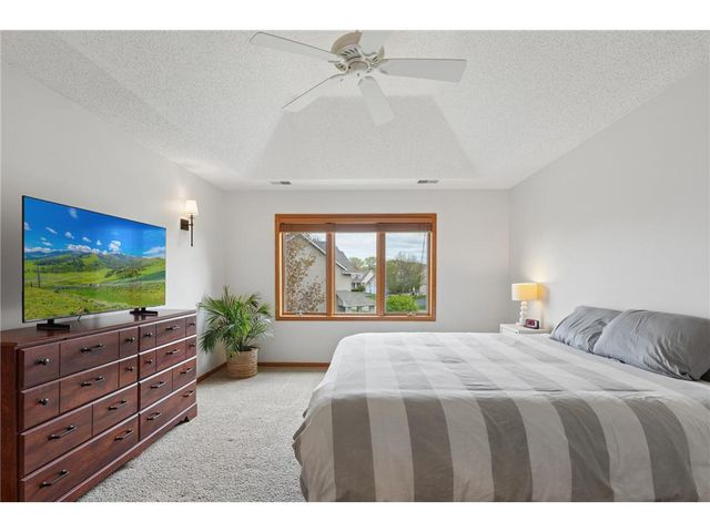 9595 Dunes Avenue, Cottage Grove, MN 55016