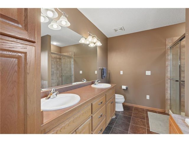 9595 Dunes Avenue, Cottage Grove, MN 55016