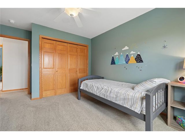 9595 Dunes Avenue, Cottage Grove, MN 55016