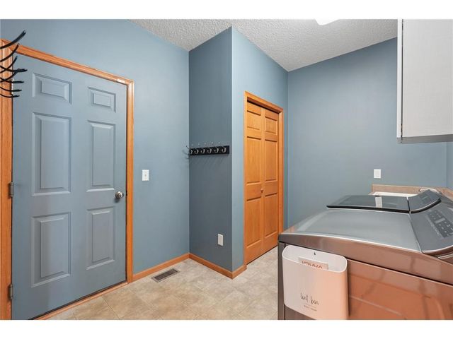 9595 Dunes Avenue, Cottage Grove, MN 55016
