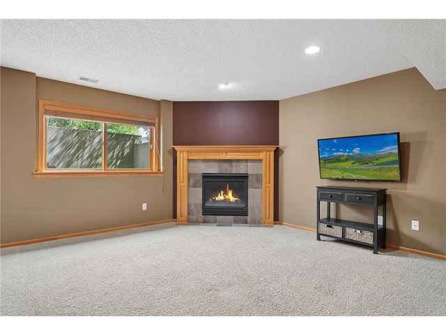 9595 Dunes Avenue, Cottage Grove, MN 55016