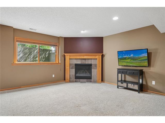 9595 Dunes Avenue, Cottage Grove, MN 55016