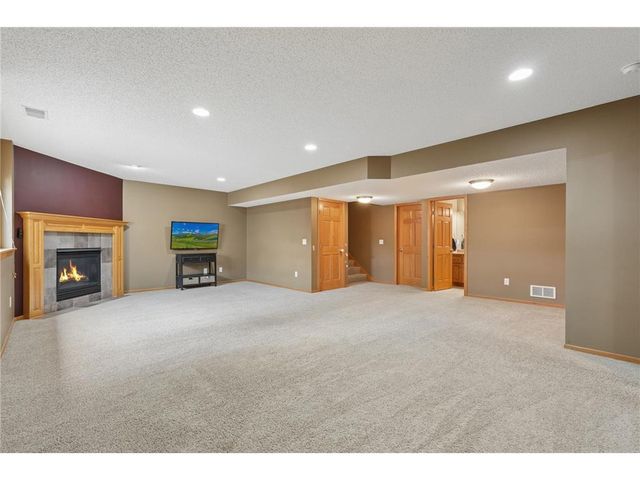 9595 Dunes Avenue, Cottage Grove, MN 55016