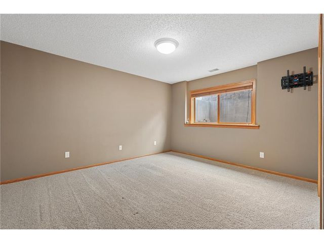 9595 Dunes Avenue, Cottage Grove, MN 55016