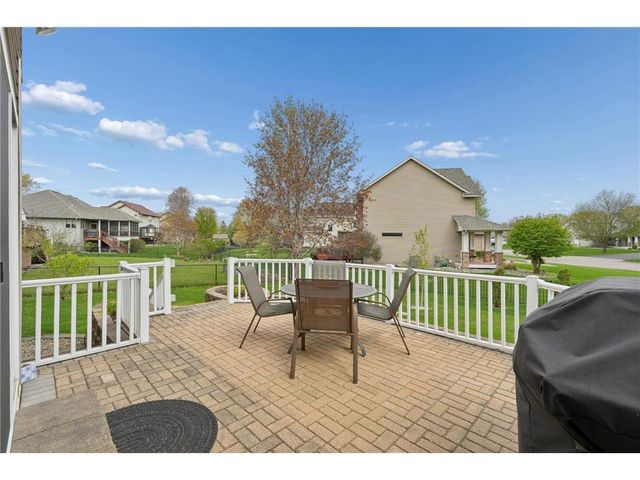 9595 Dunes Avenue, Cottage Grove, MN 55016