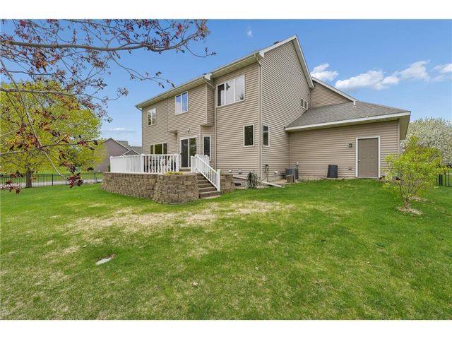 9595 Dunes Avenue, Cottage Grove, MN 55016