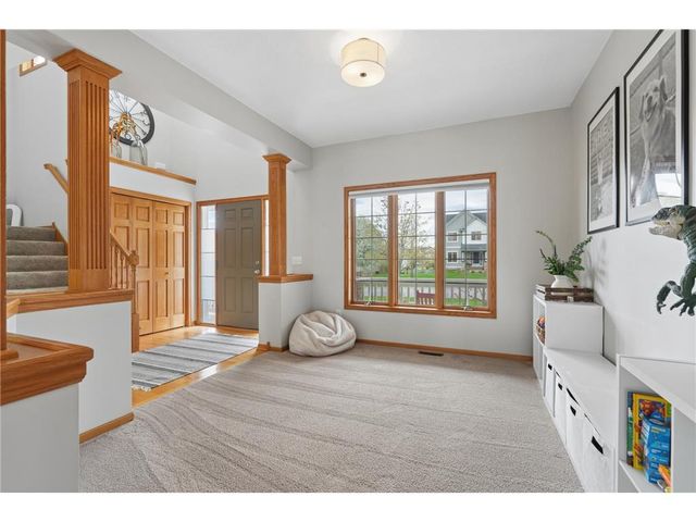 9595 Dunes Avenue, Cottage Grove, MN 55016