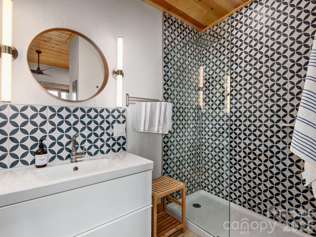 511 Emerald Mine Road, Spruce Pine, NC 28777