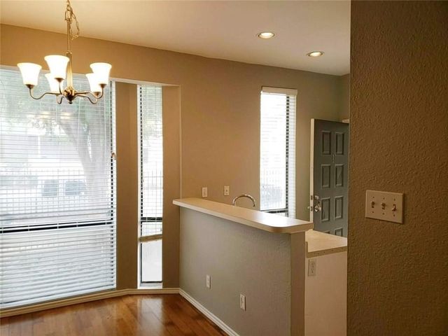 2002 N Fitzhugh Avenue 1, Dallas, TX 75204