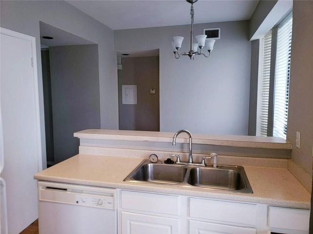 2002 N Fitzhugh Avenue 1, Dallas, TX 75204